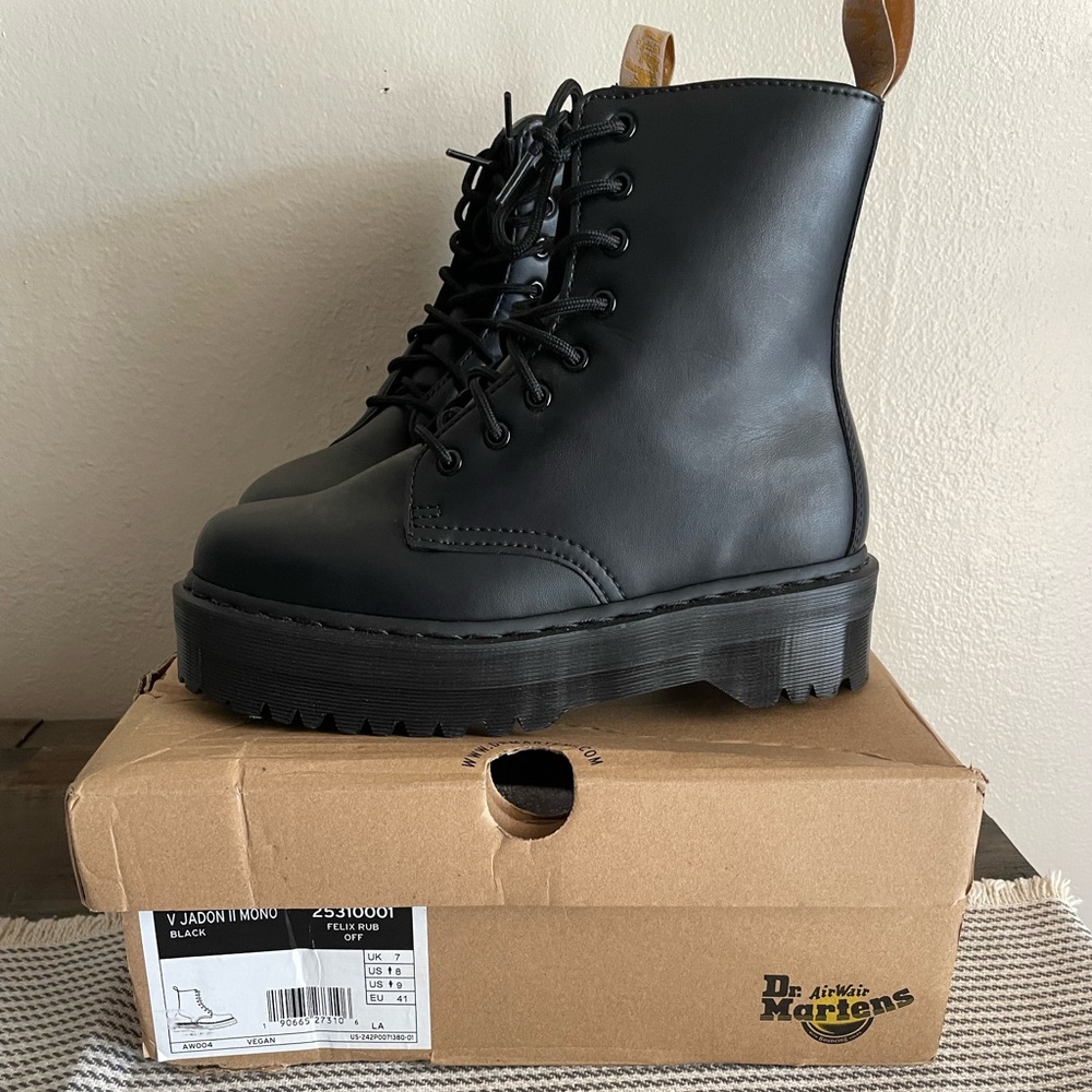 Dr Martens VEGAN size 9